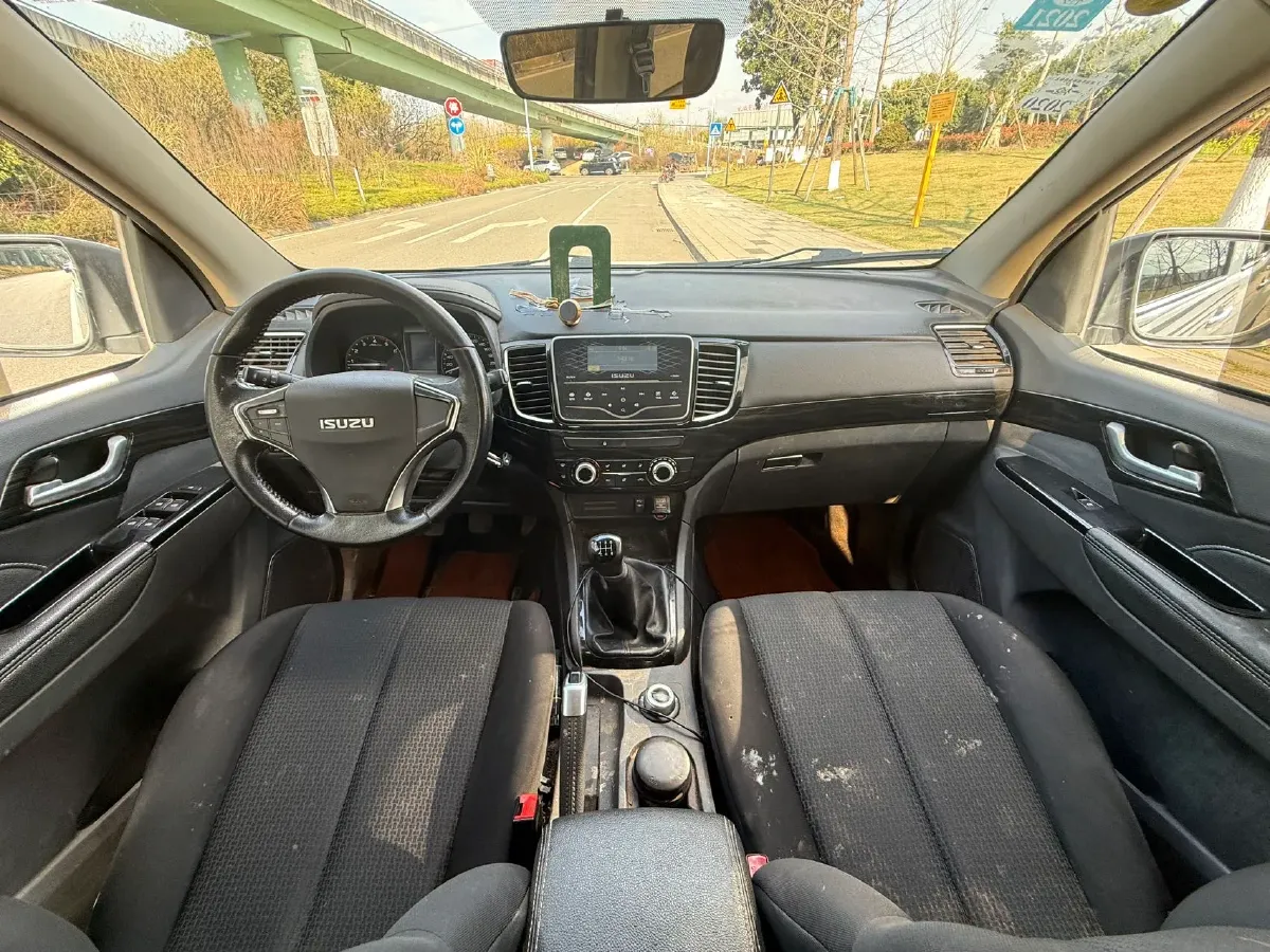 2019 Isuzu D-MAX 3.0T 177HP L4 6MT,autocango,china used car exporter,china ev exporter,chinese used car exporter,chinese used ev exporter