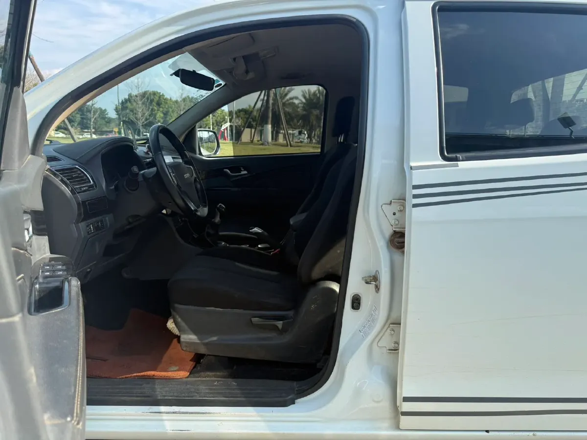 2019 Isuzu D-MAX 3.0T 177HP L4 6MT,autocango,china used car exporter,china ev exporter,chinese used car exporter,chinese used ev exporter