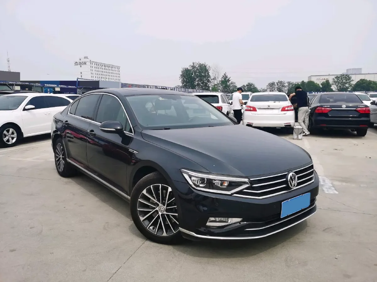 2020 Volkswagen Magotan 2.0T 186HP L4 7DCT,autocango,china used car exporter,china ev exporter,chinese used car exporter,chinese used ev exporter