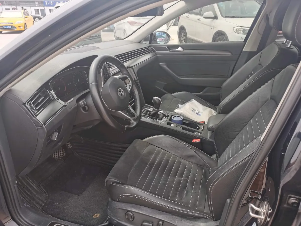 2020 Volkswagen Magotan 2.0T 186HP L4 7DCT,autocango,china used car exporter,china ev exporter,chinese used car exporter,chinese used ev exporter