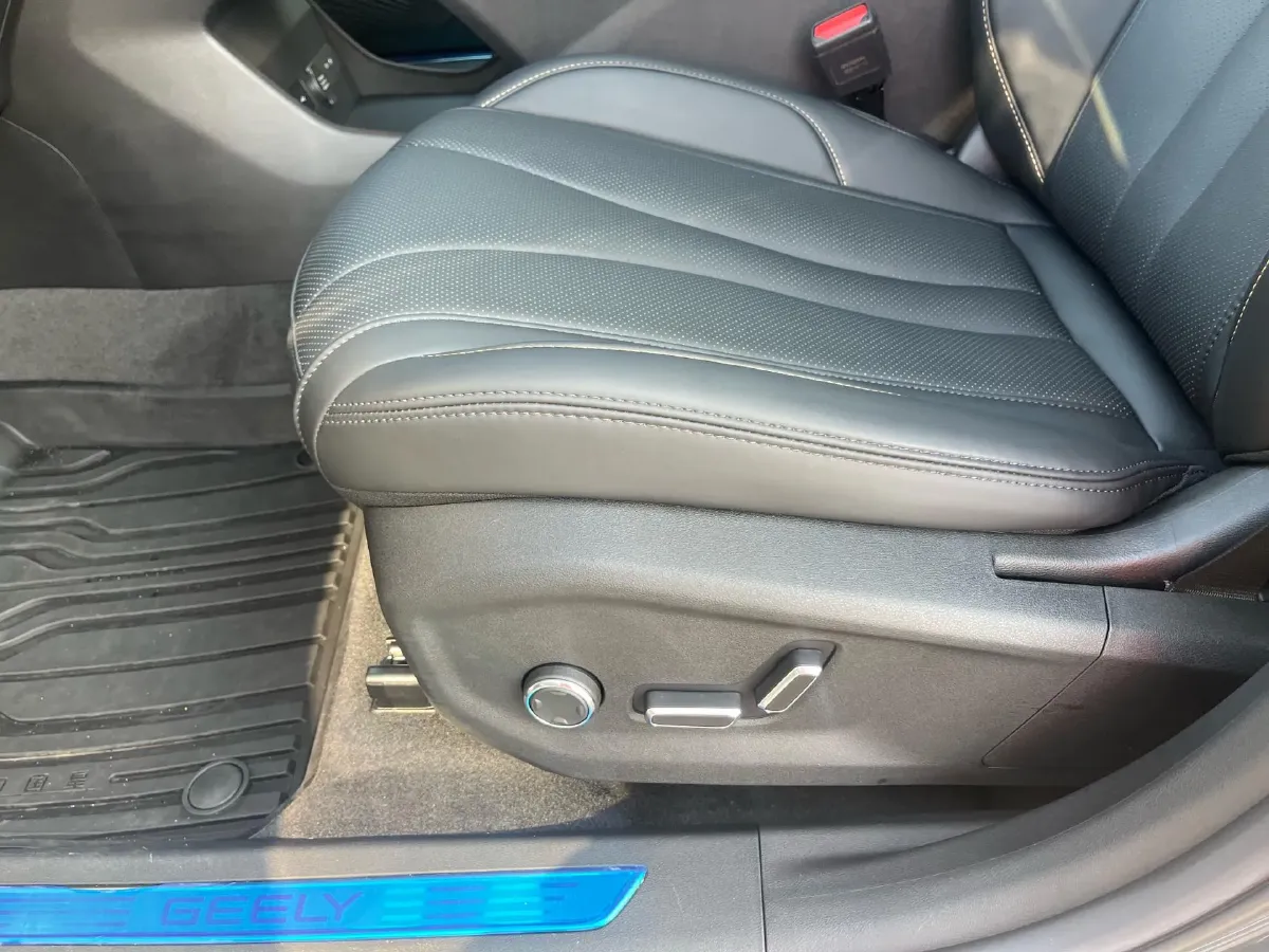 2024 Geely Monjaro 2.0T 218HP L4 7DCT,autocango,china used car exporter,china ev exporter,chinese used car exporter,chinese used ev exporter