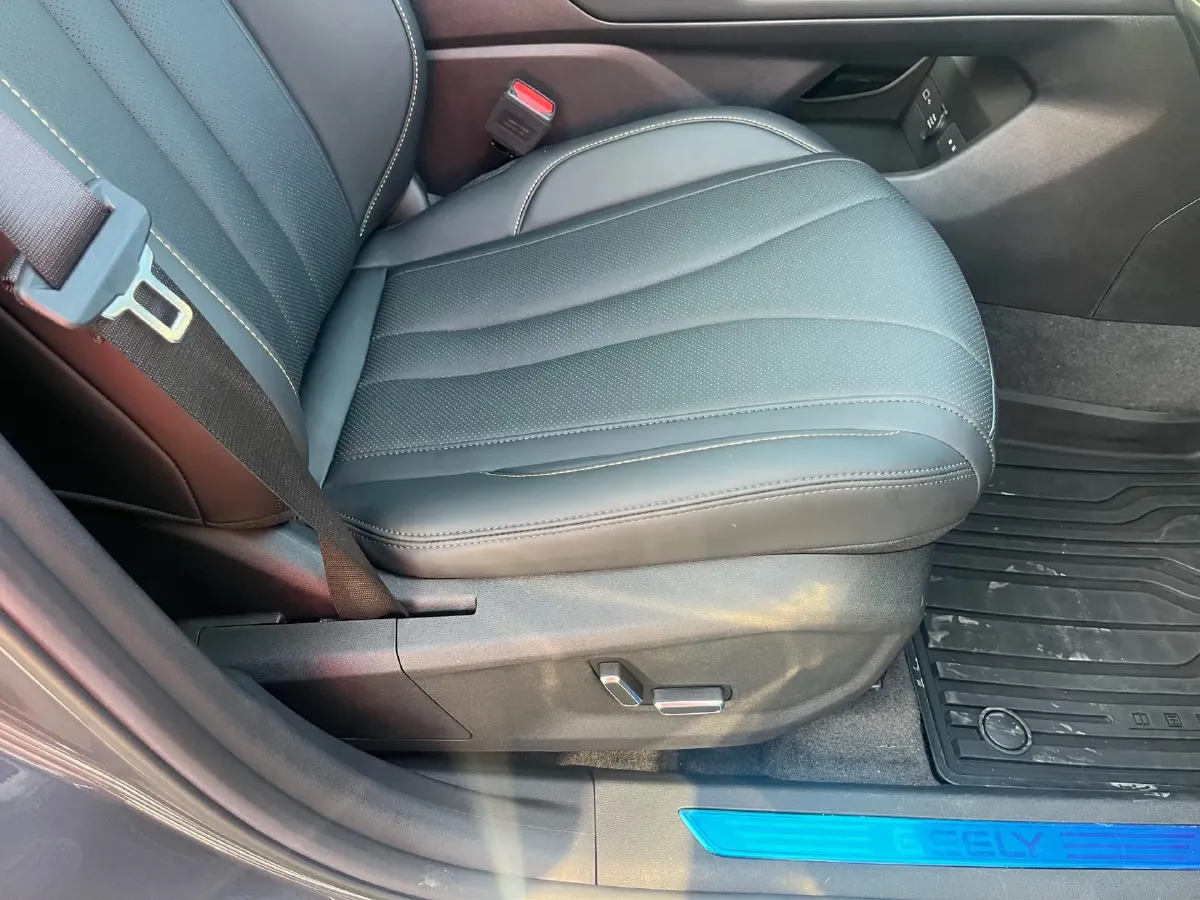 2024 Geely Monjaro 2.0T 218HP L4 7DCT,autocango,china used car exporter,china ev exporter,chinese used car exporter,chinese used ev exporter