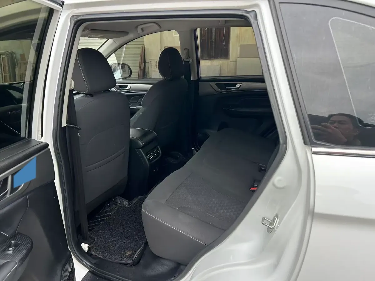 2021 Haval M6 1.5T 150HP L4 7DCT,autocango,china used car exporter,china ev exporter,chinese used car exporter,chinese used ev exporter