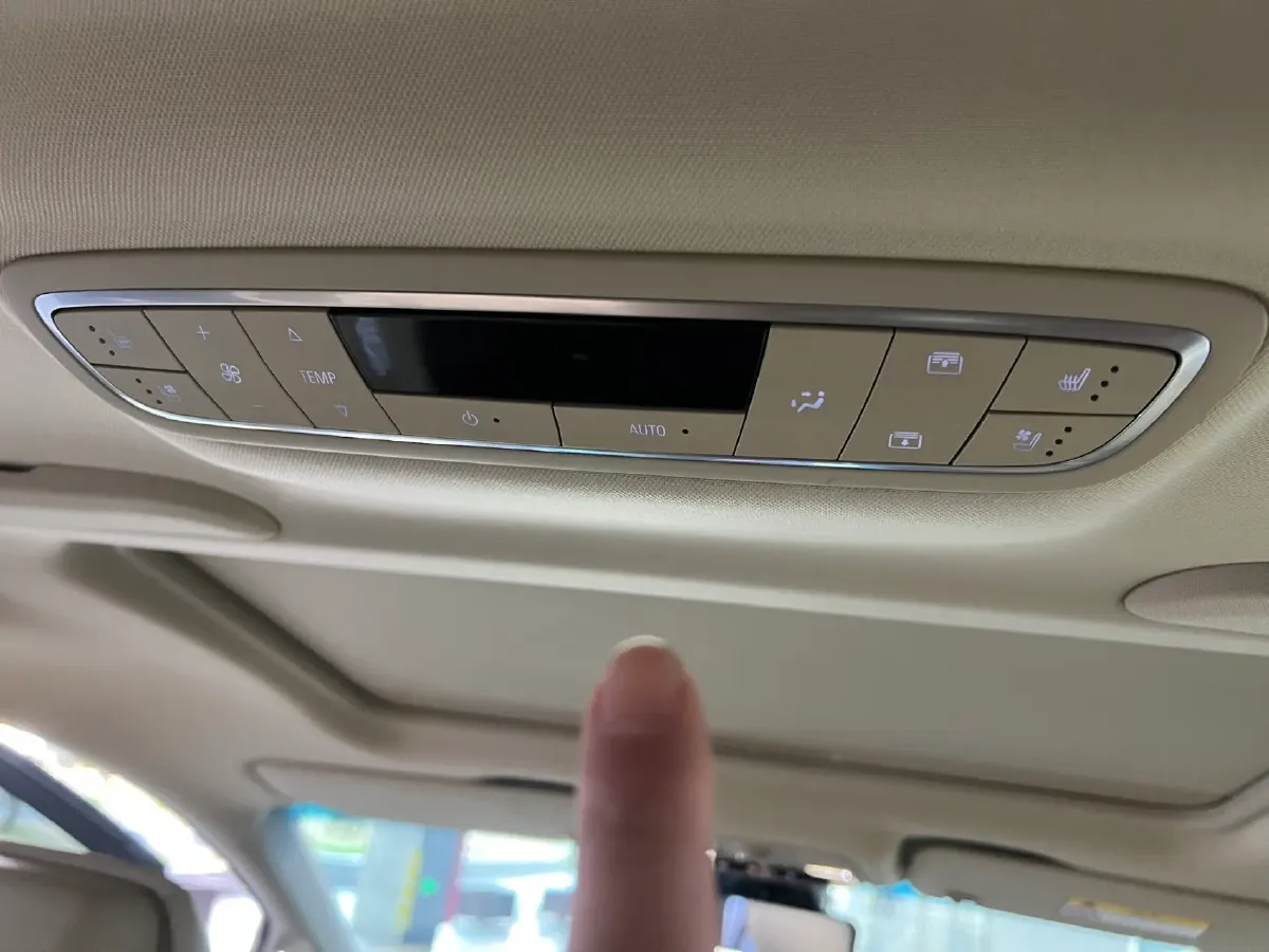 2023 Buick GL8 2.0T 237HP L4 9AT,autocango,china used car exporter,china ev exporter,chinese used car exporter,chinese used ev exporter