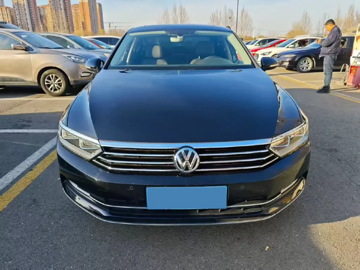 2019 Volkswagen Magotan 2.0T 186HP L4 7DCT,autocango,china used car exporter,china ev exporter,chinese used car exporter,chinese used ev exporter