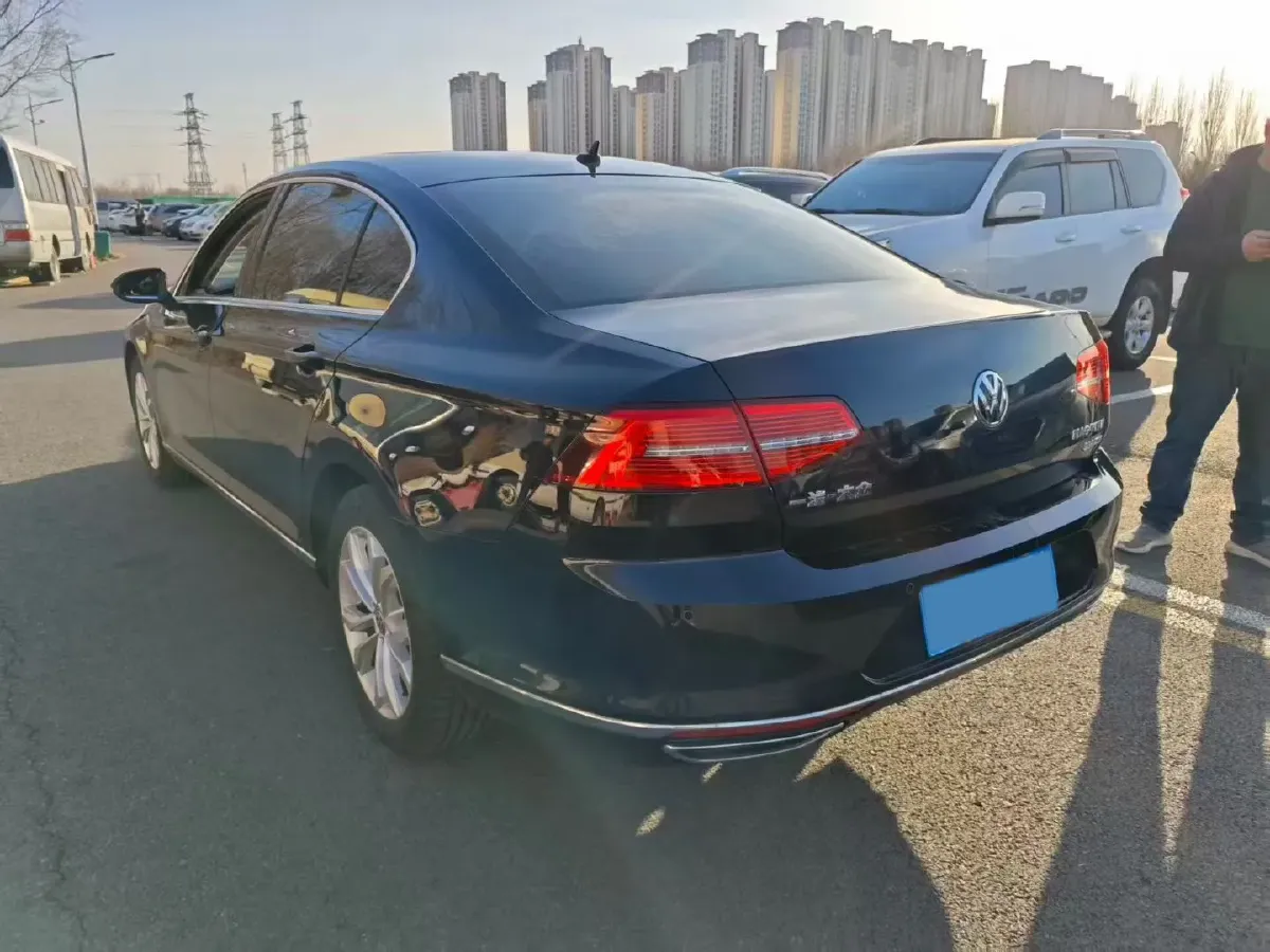 2019 Volkswagen Magotan 2.0T 186HP L4 7DCT,autocango,china used car exporter,china ev exporter,chinese used car exporter,chinese used ev exporter