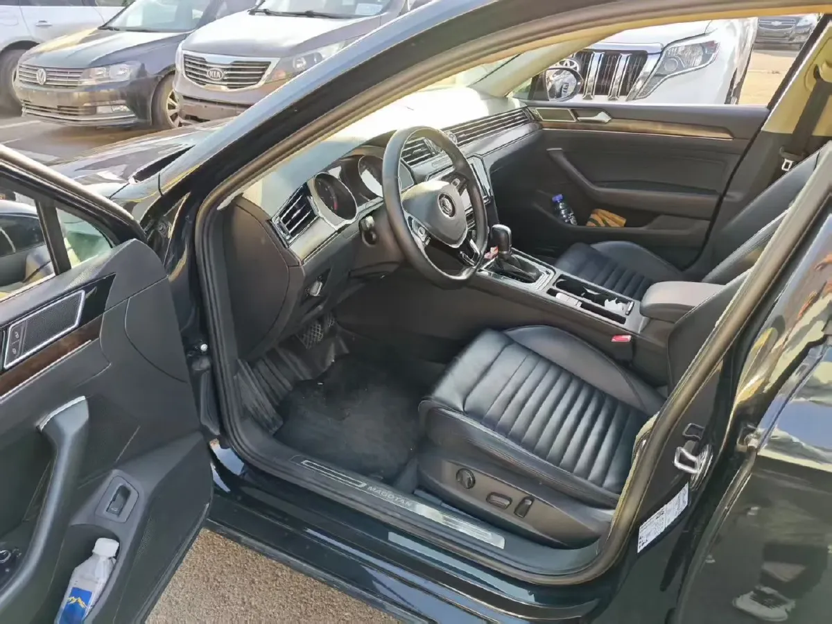 2019 Volkswagen Magotan 2.0T 186HP L4 7DCT,autocango,china used car exporter,china ev exporter,chinese used car exporter,chinese used ev exporter