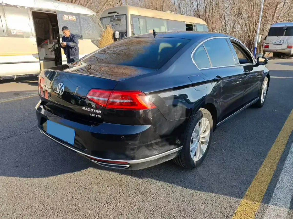 2019 Volkswagen Magotan 2.0T 186HP L4 7DCT,autocango,china used car exporter,china ev exporter,chinese used car exporter,chinese used ev exporter