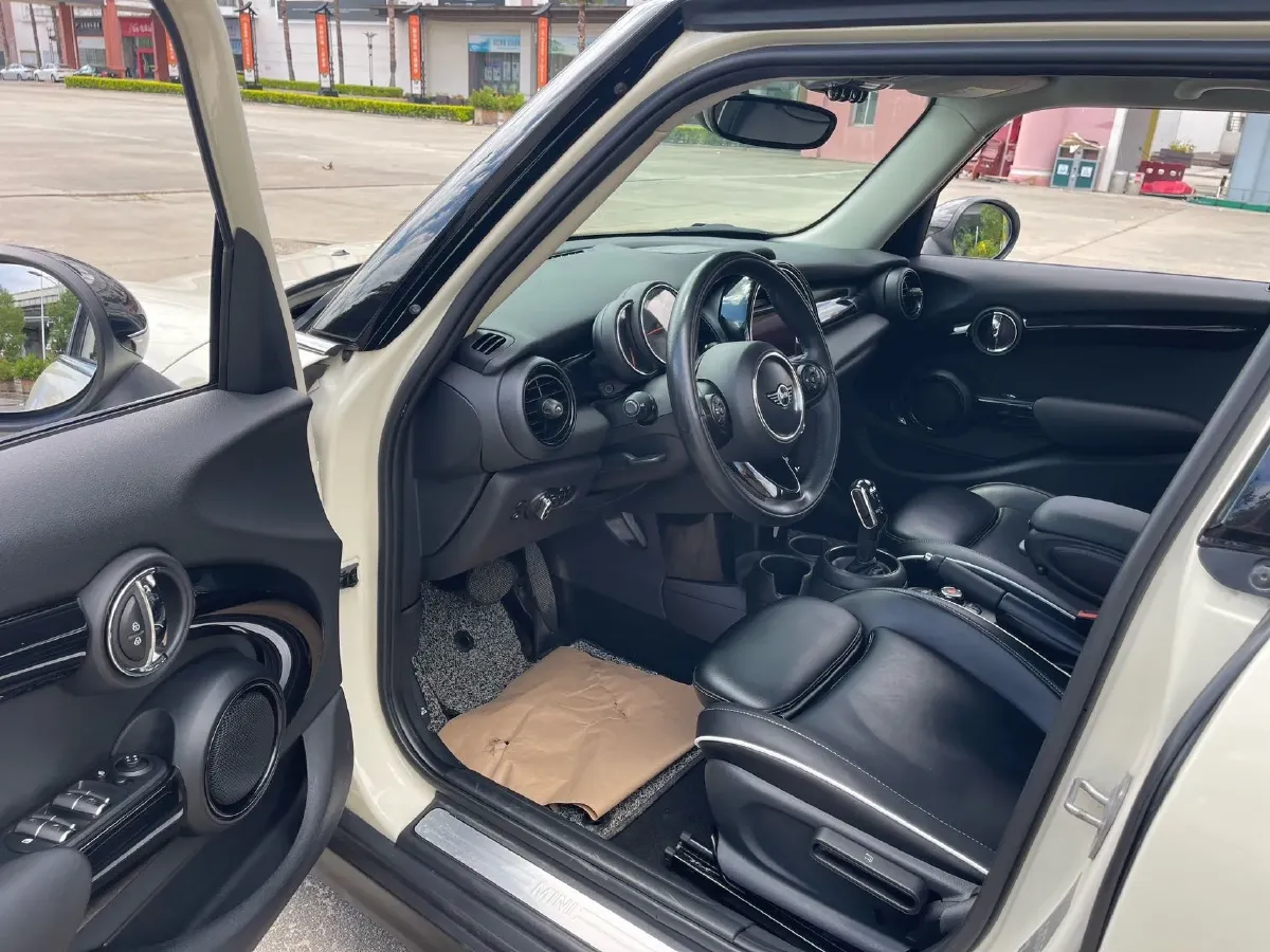 2018 MINI COUNTRYMAN 1.5T 136HP L3 6AT,autocango,china used car exporter,china ev exporter,chinese used car exporter,chinese used ev exporter