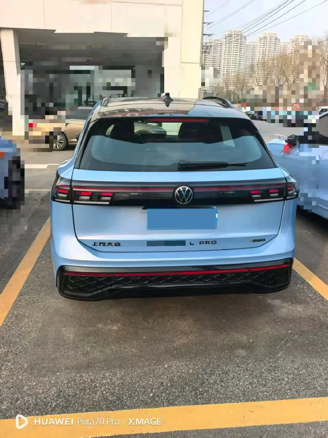 2024 Volkswagen Tiguan L 2.0T 220HP L4 7DCT,autocango,china used car exporter,china ev exporter,chinese used car exporter,chinese used ev exporter