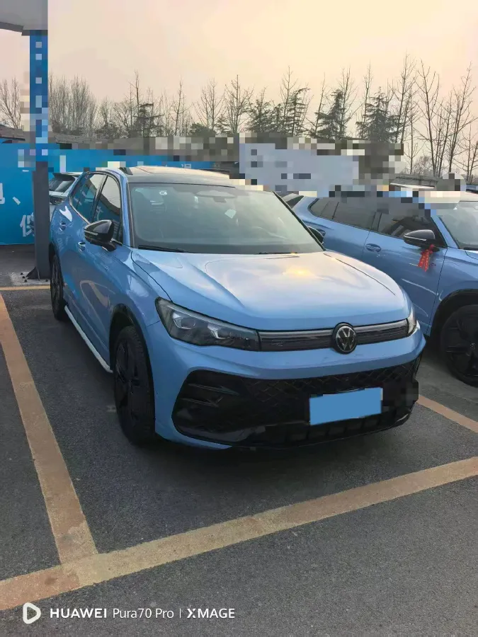 2024 Volkswagen Tiguan L 2.0T 220HP L4 7DCT,autocango,china used car exporter,china ev exporter,chinese used car exporter,chinese used ev exporter