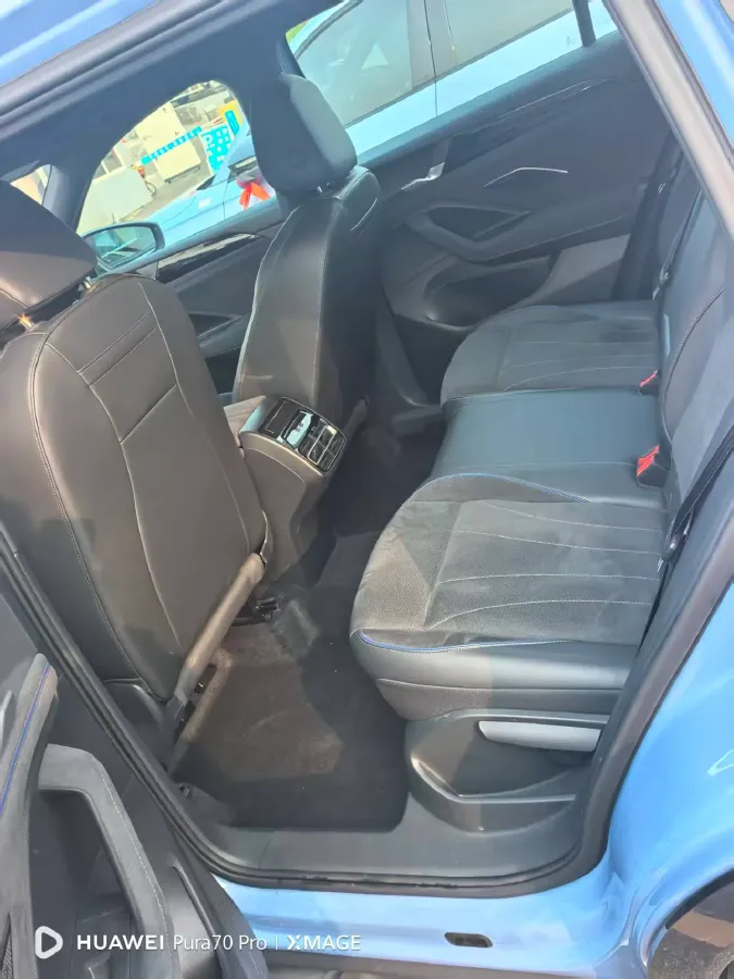 2024 Volkswagen Tiguan L 2.0T 220HP L4 7DCT,autocango,china used car exporter,china ev exporter,chinese used car exporter,chinese used ev exporter