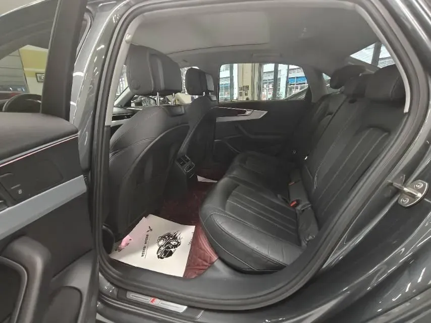 2020 Audi A4L 2.0T 190HP L4 7DCT,autocango,china used car exporter,china ev exporter,chinese used car exporter,chinese used ev exporter