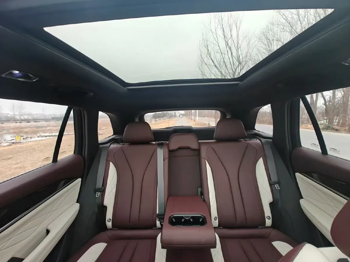 2021 Geely Monjaro 2.0T 218HP L4 7DCT,autocango,china used car exporter,china ev exporter,chinese used car exporter,chinese used ev exporter