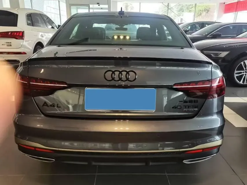 2024 Audi A4L 2.0T 190HP L4 7DCT,autocango,china used car exporter,china ev exporter,chinese used car exporter,chinese used ev exporter