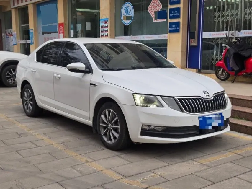 2020 Skoda Octavia 1.2T 116HP L4 7DCT,autocango,china used car exporter,china ev exporter,chinese used car exporter,chinese used ev exporter
