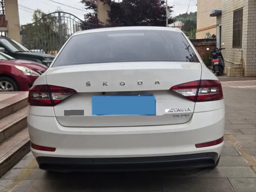 2020 Skoda Octavia 1.2T 116HP L4 7DCT,autocango,china used car exporter,china ev exporter,chinese used car exporter,chinese used ev exporter