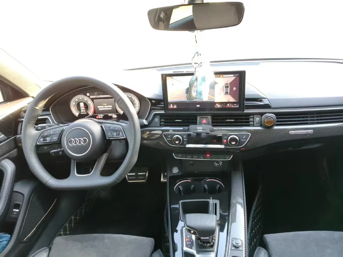 2024 Audi A4L 2.0T 245HP L4 7DCT,autocango,china used car exporter,china ev exporter,chinese used car exporter,chinese used ev exporter