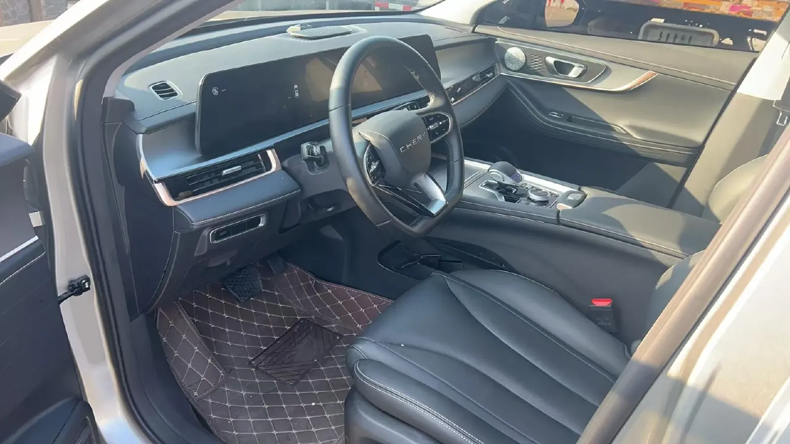 2025 Chery Tiggo 5x 1.5T 156HP L4 CVT,autocango,china used car exporter,china ev exporter,chinese used car exporter,chinese used ev exporter