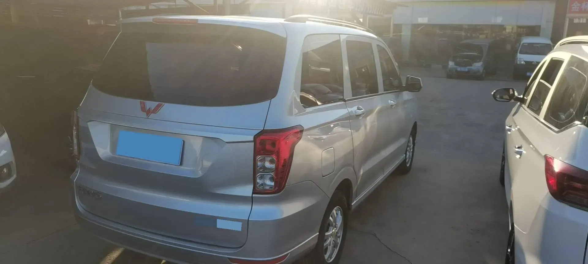2021 WuLing HongGuang 1.5L 99HP L4 6MT,autocango,china used car exporter,china ev exporter,chinese used car exporter,chinese used ev exporter