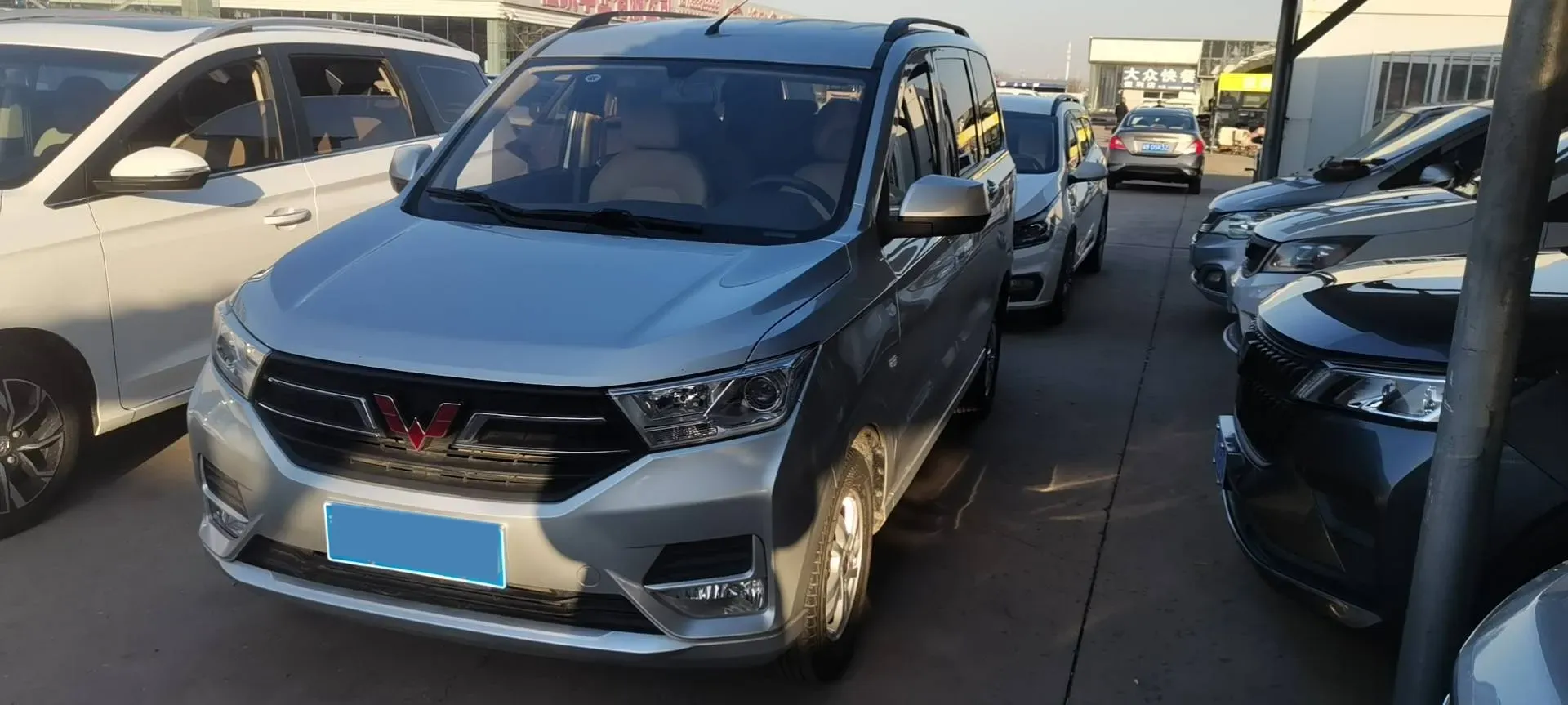 2021 WuLing HongGuang 1.5L 99HP L4 6MT,autocango,china used car exporter,china ev exporter,chinese used car exporter,chinese used ev exporter