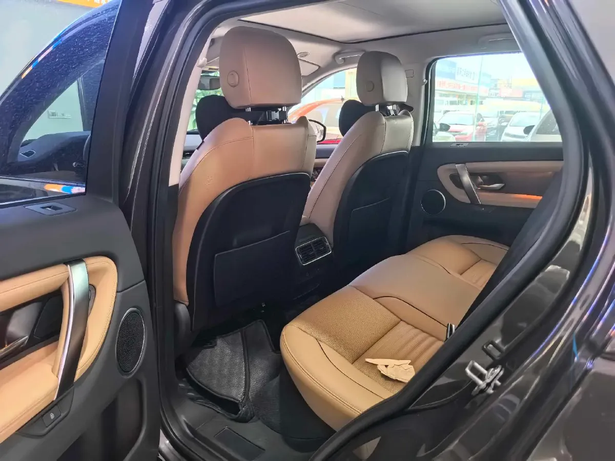 2024 Land Rover Discovery Sport 2.0T 249HP L4 9AT,autocango,china used car exporter,china ev exporter,chinese used car exporter,chinese used ev exporter