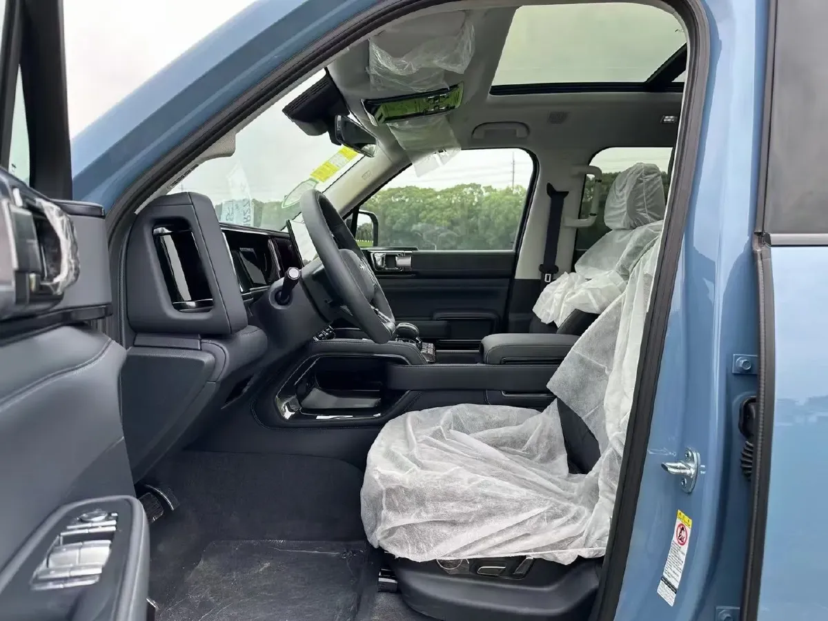 2025 FangChengBao Bao 8 2.0T 245HP L4 E-CVT PHEV 36.8KWH,autocango,china used car exporter,china ev exporter,chinese used car exporter,chinese used ev exporter