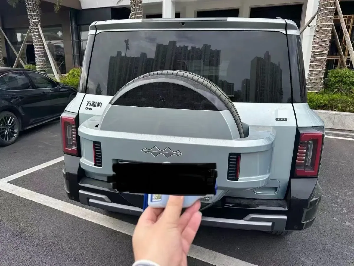 2025 FangChengBao Bao 8 2.0T 245HP L4 E-CVT PHEV 36.8KWH,autocango,china used car exporter,china ev exporter,chinese used car exporter,chinese used ev exporter