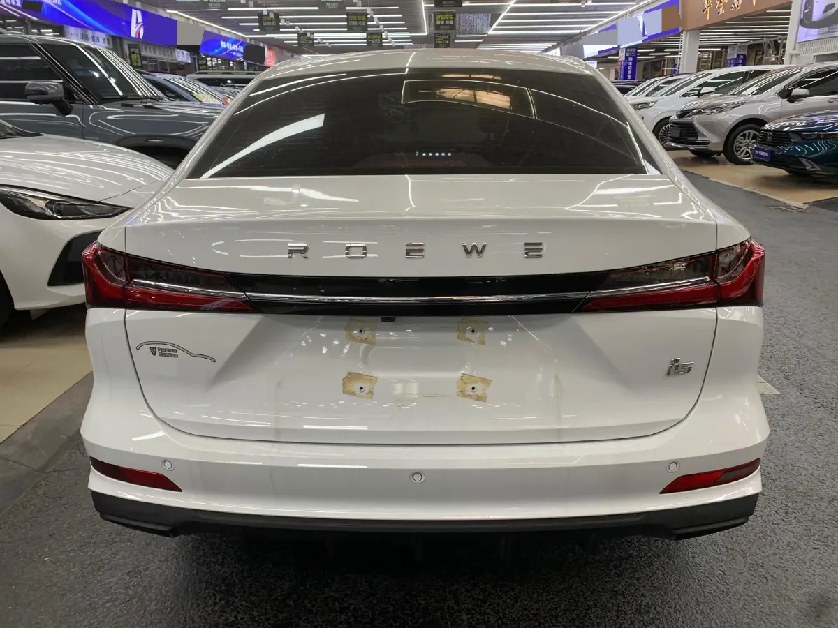 2023 Roewe i5 1.5L 129HP L4 5MT,autocango,china used car exporter,china ev exporter,chinese used car exporter,chinese used ev exporter