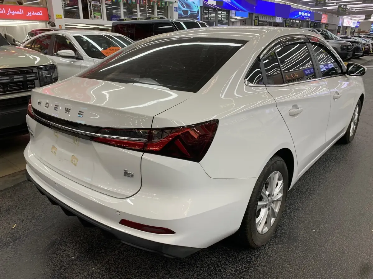 2023 Roewe i5 1.5L 129HP L4 5MT,autocango,china used car exporter,china ev exporter,chinese used car exporter,chinese used ev exporter