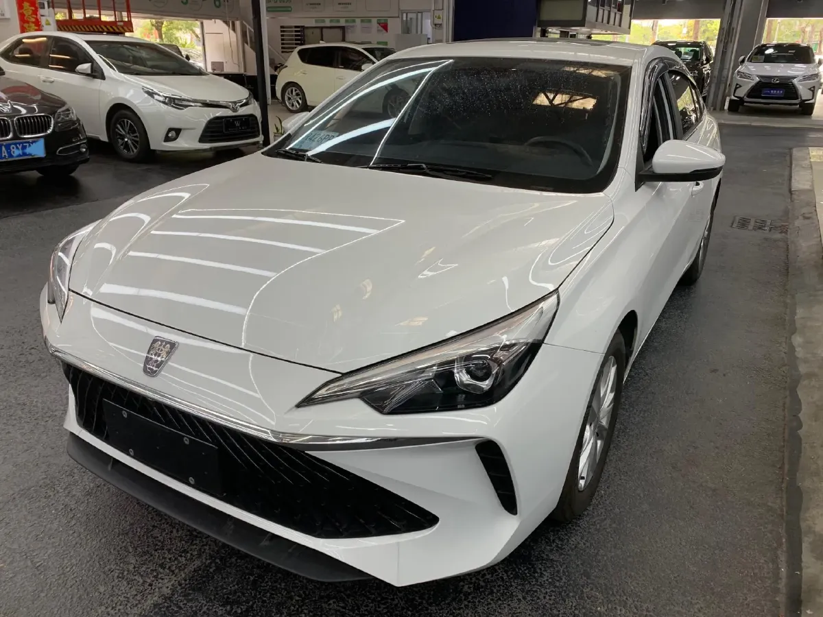 2023 Roewe i5 1.5L 129HP L4 5MT,autocango,china used car exporter,china ev exporter,chinese used car exporter,chinese used ev exporter
