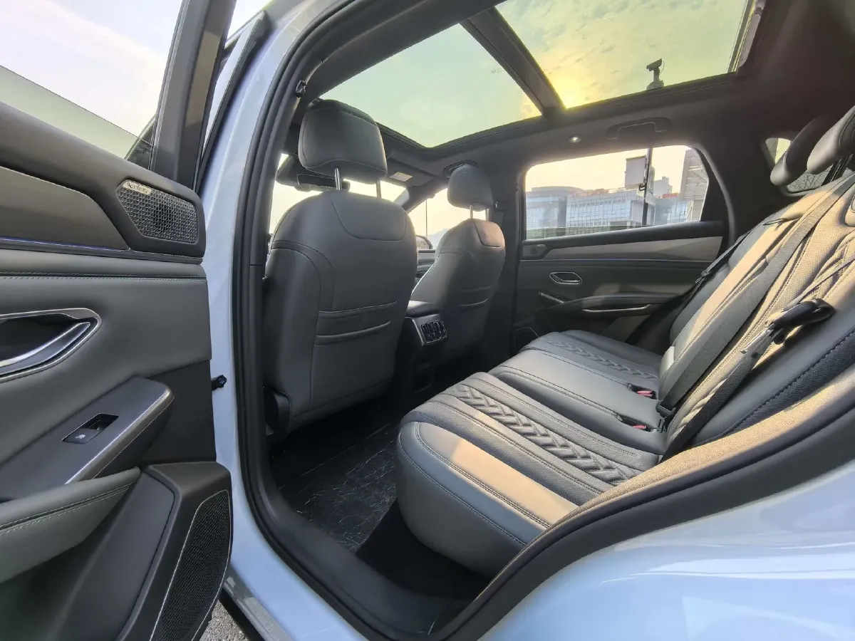 2024 BYD SongL DM-i 1.5L 101HP L4 E-CVT PHEV 26.6KWH,autocango,china used car exporter,china ev exporter,chinese used car exporter,chinese used ev exporter