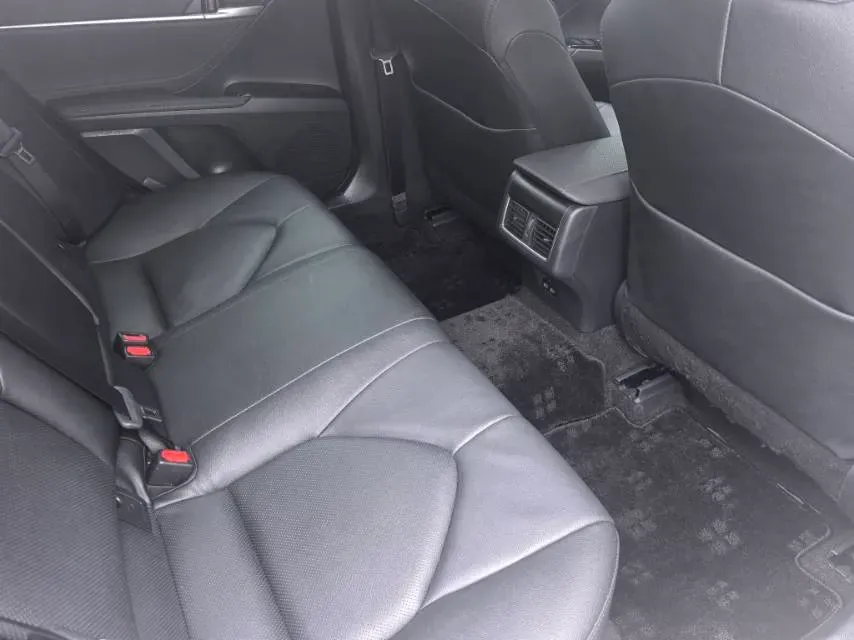 2021 Toyota Camry 2.5L 209HP L4 8AT,autocango,china used car exporter,china ev exporter,chinese used car exporter,chinese used ev exporter