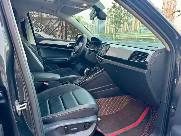 2019 Jeep Cherokee 2.0T 234HP L4 9AT,autocango,china used car exporter,china ev exporter,chinese used car exporter,chinese used ev exporter