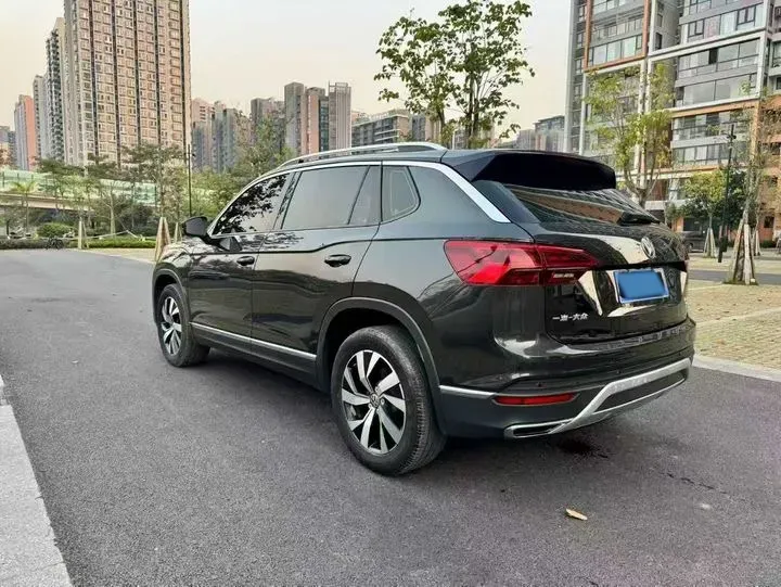 2019 Jeep Cherokee 2.0T 234HP L4 9AT,autocango,china used car exporter,china ev exporter,chinese used car exporter,chinese used ev exporter