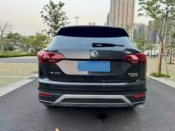 2019 Jeep Cherokee 2.0T 234HP L4 9AT,autocango,china used car exporter,china ev exporter,chinese used car exporter,chinese used ev exporter