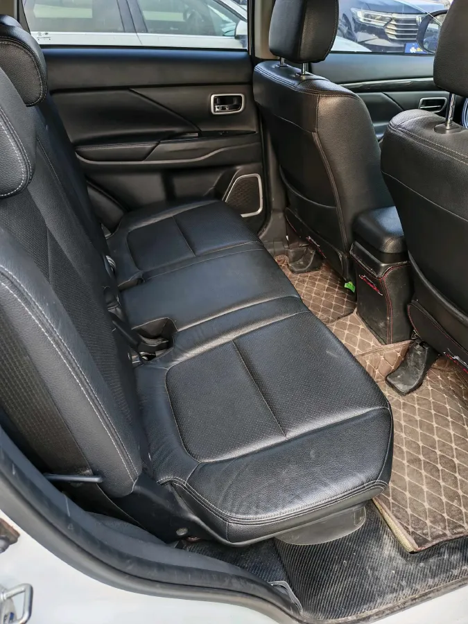 2018 Mitsubishi Outlander 2.0L 166HP L4 CVT,autocango,china used car exporter,china ev exporter,chinese used car exporter,chinese used ev exporter