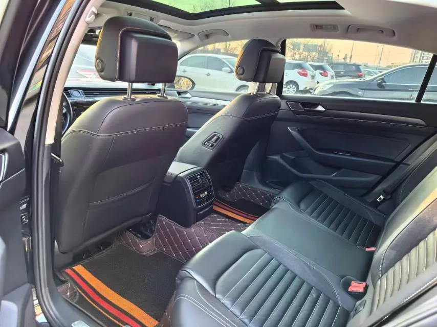 2020 Volkswagen Magotan 2.0T 186HP L4 7DCT,autocango,china used car exporter,china ev exporter,chinese used car exporter,chinese used ev exporter