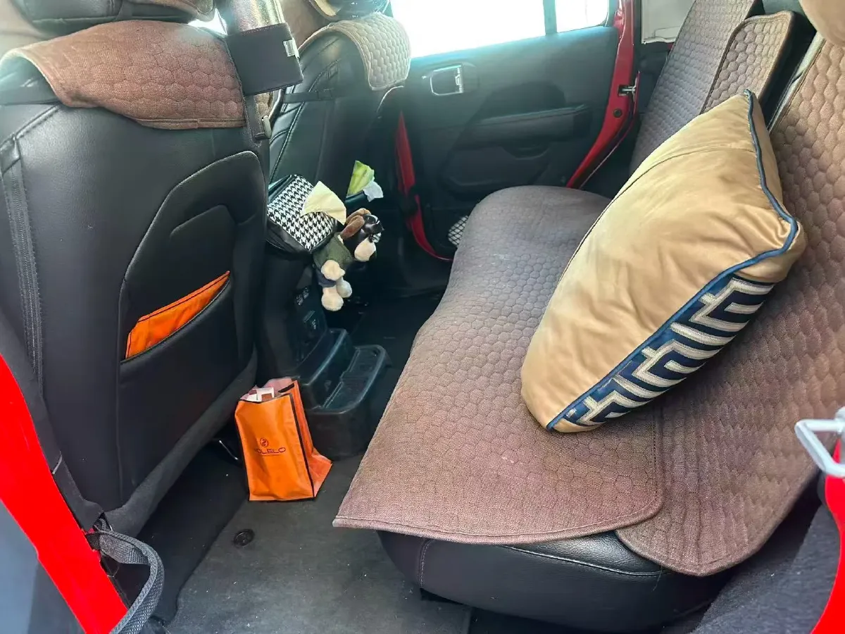 2021 Jeep Wrangler 2.0T 266HP L4 8AT,autocango,china used car exporter,china ev exporter,chinese used car exporter,chinese used ev exporter