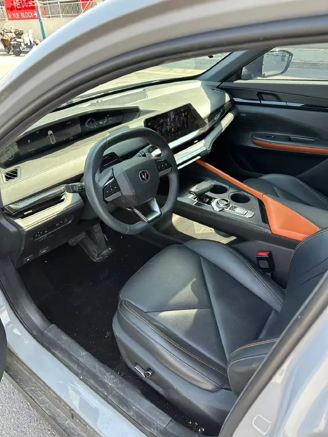 2022 ChangAn UNI-V 1.5T 188HP L4 7DCT,autocango,china used car exporter,china ev exporter,chinese used car exporter,chinese used ev exporter