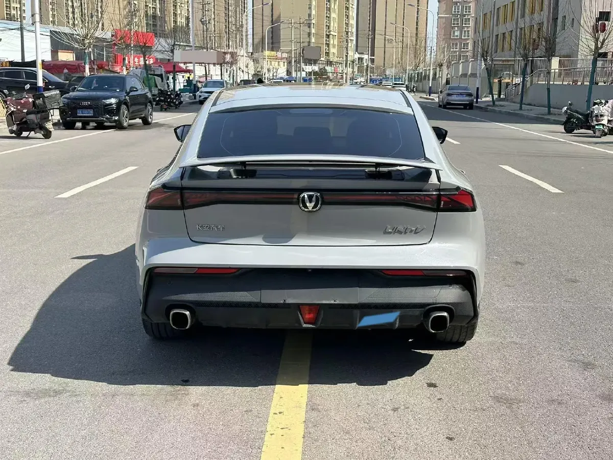 2022 ChangAn UNI-V 1.5T 188HP L4 7DCT,autocango,china used car exporter,china ev exporter,chinese used car exporter,chinese used ev exporter