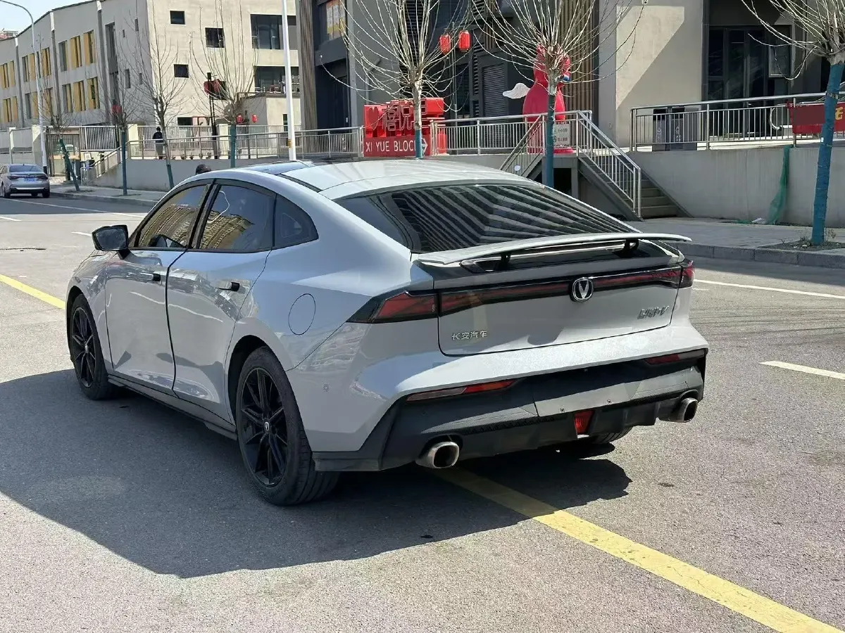 2022 ChangAn UNI-V 1.5T 188HP L4 7DCT,autocango,china used car exporter,china ev exporter,chinese used car exporter,chinese used ev exporter