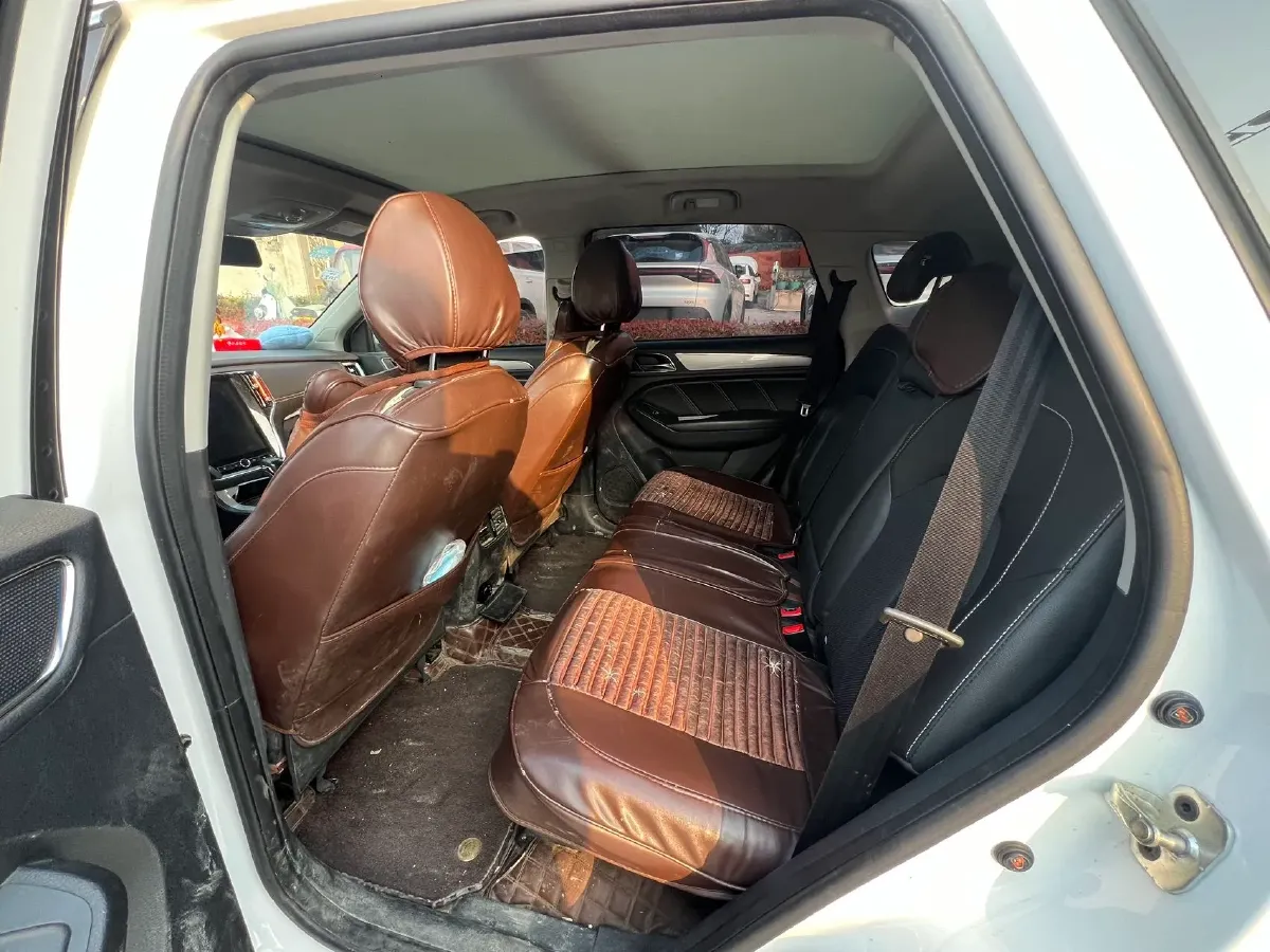 2020 Roewe i6 1.5T 169HP L4 7DCT,autocango,china used car exporter,china ev exporter,chinese used car exporter,chinese used ev exporter