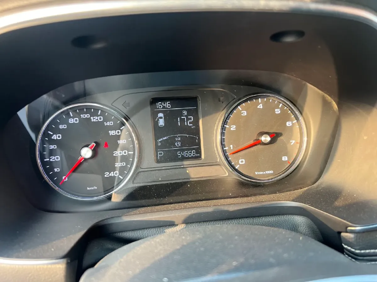 2020 Roewe i6 1.5T 169HP L4 7DCT,autocango,china used car exporter,china ev exporter,chinese used car exporter,chinese used ev exporter