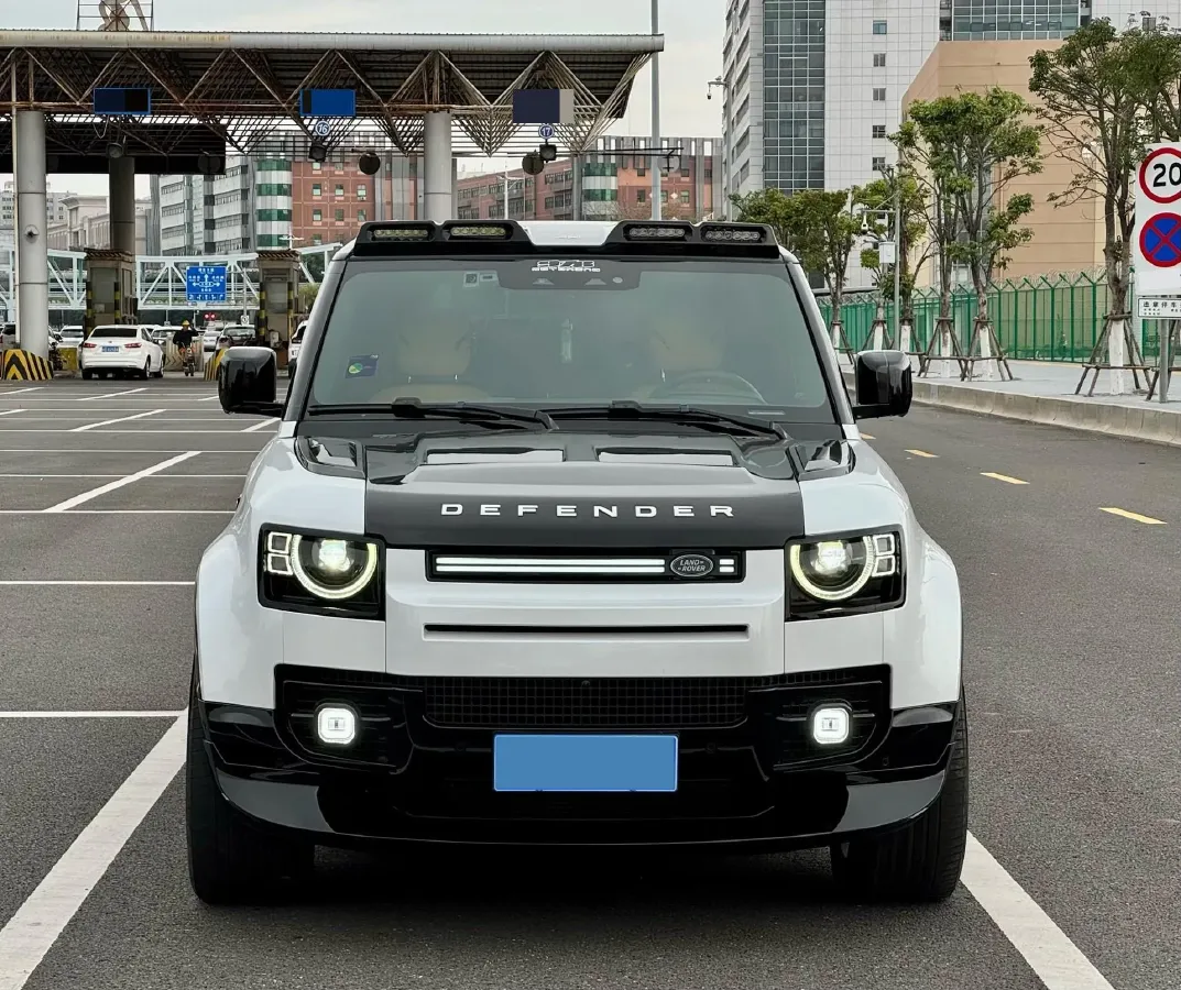 2021 Land Rover Defender 3.0T 400HP L6 8AT,autocango,china used car exporter,china ev exporter,chinese used car exporter,chinese used ev exporter