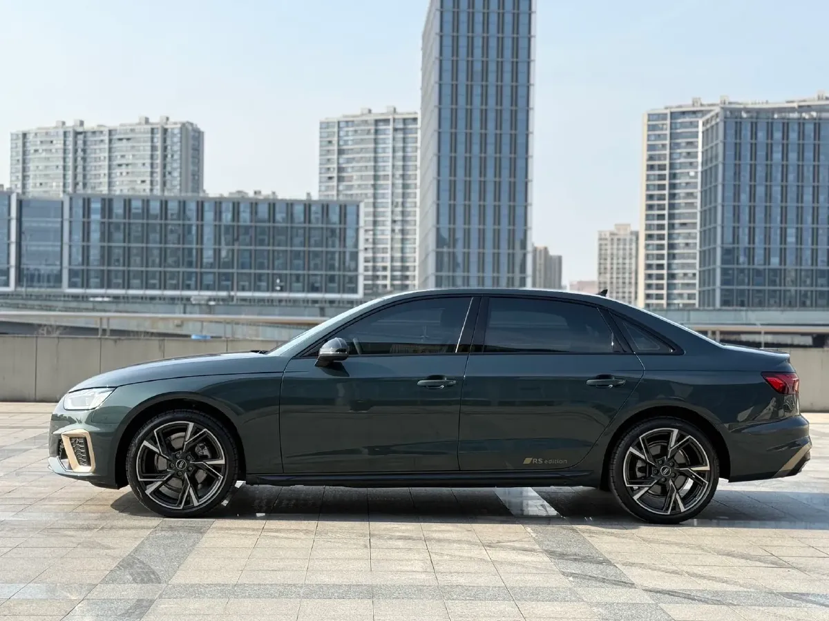 2024 Audi A4L 2.0T 190HP L4 7DCT,autocango,china used car exporter,china ev exporter,chinese used car exporter,chinese used ev exporter