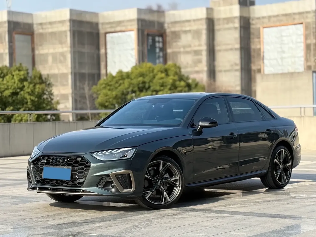 2024 Audi A4L 2.0T 190HP L4 7DCT,autocango,china used car exporter,china ev exporter,chinese used car exporter,chinese used ev exporter