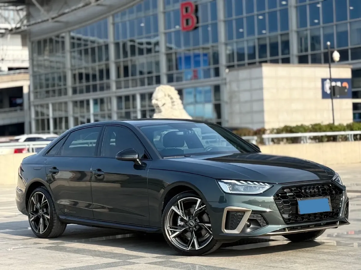 2024 Audi A4L 2.0T 190HP L4 7DCT,autocango,china used car exporter,china ev exporter,chinese used car exporter,chinese used ev exporter
