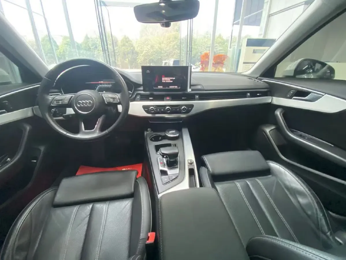 2022 Audi A4L 2.0T 190HP L4 7DCT,autocango,china used car exporter,china ev exporter,chinese used car exporter,chinese used ev exporter