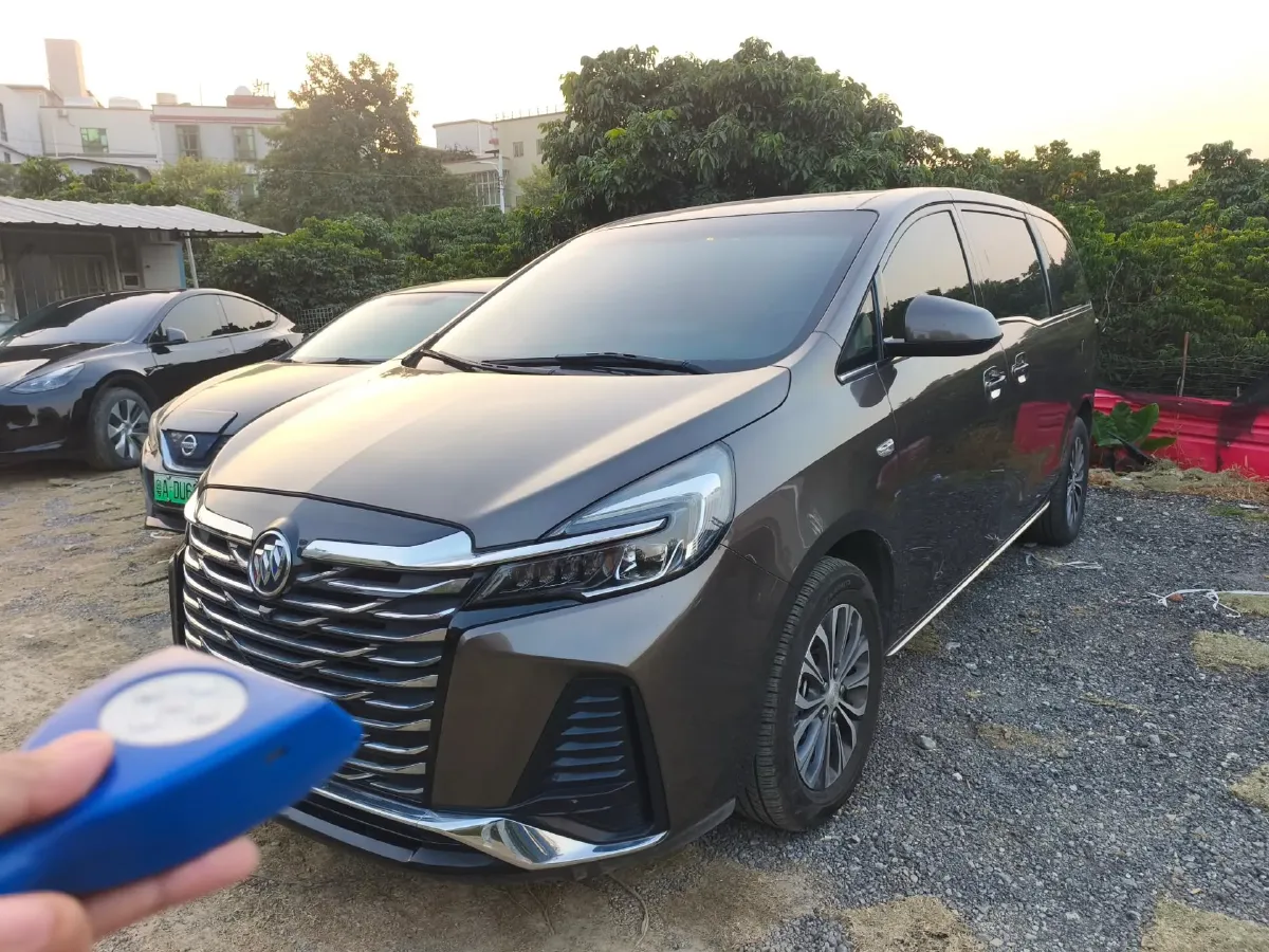 2023 Buick GL8 2.0T 237HP L4 9AT,autocango,china used car exporter,china ev exporter,chinese used car exporter,chinese used ev exporter